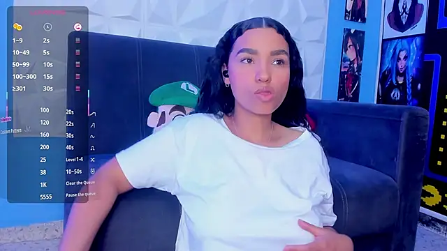 KhateAndersson online show from November 14, 2025, 7:06 pm