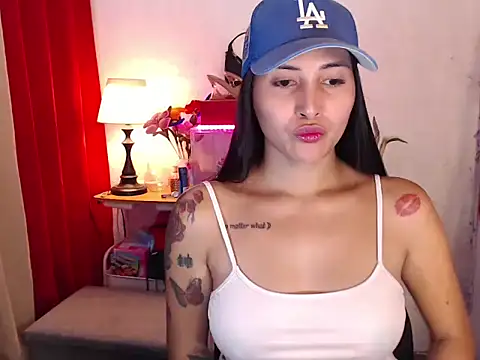 Snapshot of alicemoore69 chatting on May 10, 2026, 12:03 am alicemoore69 online show from May 10, 2026, 12:03 am