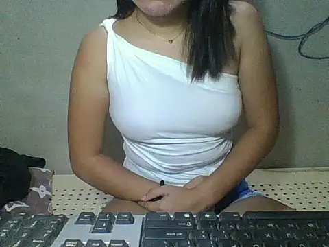 Snapshot of Skinny_PinayGirljust18 chatting on May 18, 2026, 8:02 pm Skinny PinayGirljust18 online show from May 18, 2026, 8:02 pm