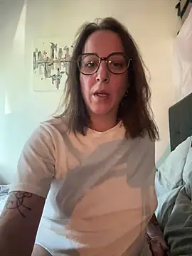 MarahWdsn online show from June 27, 2026, 4:02 pm