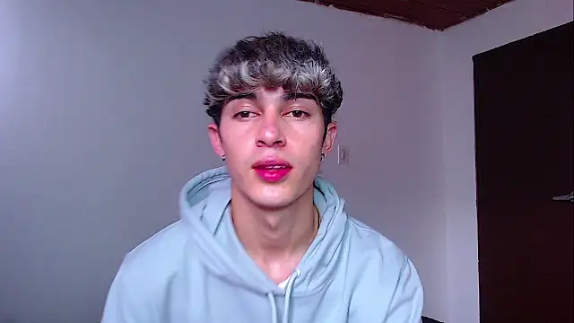 john vichenso online show from December 4, 2025, 8:19 pm