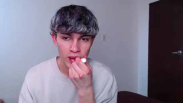 john vichenso online show from November 18, 2025, 9:07 pm