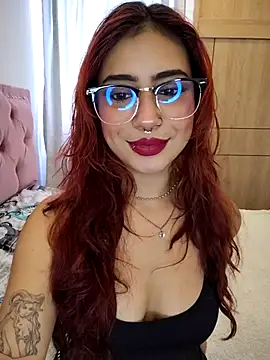 Snapshot of sarah_lark_ chatting on October 3, 2025, 6:42 pm sarah lark online show from October 3, 2025, 6:42 pm