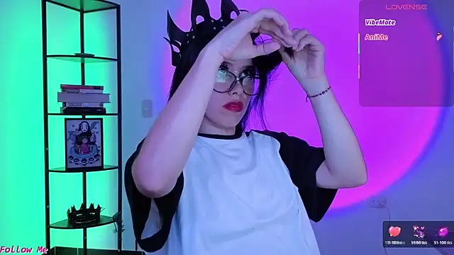 girldom online show from March 20, 2026, 3:35 pm