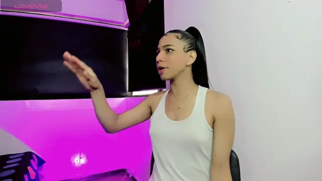 Britany montiel online show from April 13, 2026, 7:07 pm