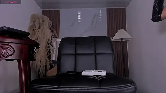 Snapshot of Xara_Blis chatting on October 8, 2025, 4:36 am Xara Blis online show from October 8, 2025, 4:36 am