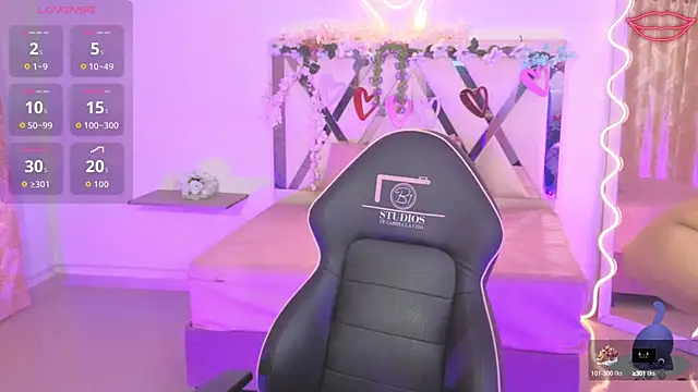 Snapshot of ZURY_TAY chatting on October 6, 2025, 11:44 am ZURY TAY online show from October 6, 2025, 11:44 am