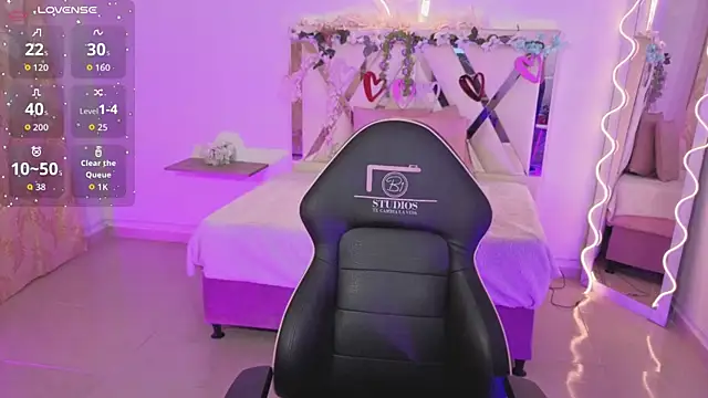 Snapshot of ZURY_TAY chatting on October 24, 2025, 11:42 am ZURY TAY online show from October 24, 2025, 11:42 am