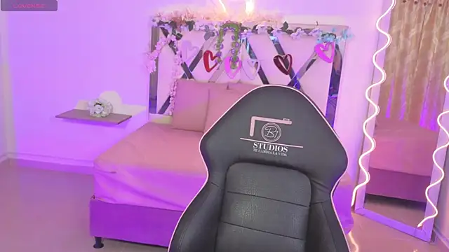 Snapshot of ZURY_TAY chatting on October 2, 2025, 11:35 am ZURY TAY online show from October 2, 2025, 11:35 am