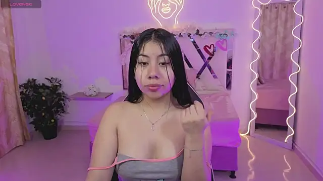 Snapshot of ZURY_TAY chatting on November 25, 2025, 11:43 am ZURY TAY online show from November 25, 2025, 11:43 am