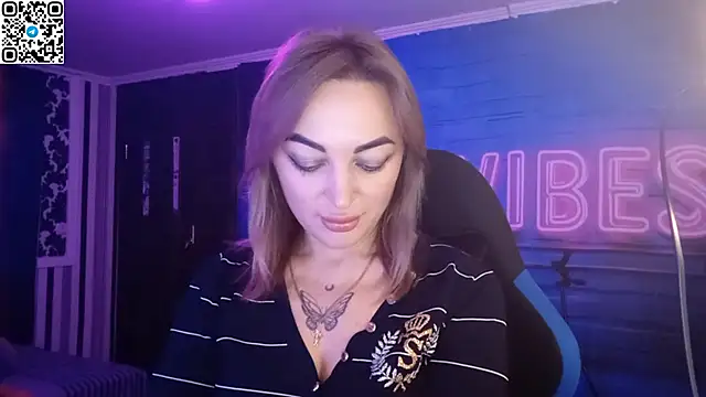 Snapshot of Blonde_Temptation chatting on October 19, 2025, 12:41 pm Blonde Temptation online show from October 19, 2025, 12:41 pm