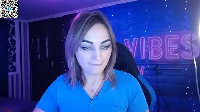 Snapshot of Blonde_Temptation chatting on November 2, 2025, 1:05 pm Blonde Temptation online show from November 2, 2025, 1:05 pm