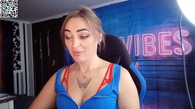 Snapshot of Blonde_Temptation chatting on September 20, 2025, 11:59 am Blonde Temptation online show from September 20, 2025, 11:59 am