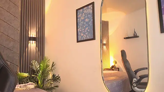 Snapshot of maddy1y_ chatting on October 31, 2025, 12:02 pm maddy1y online show from October 31, 2025, 12:02 pm