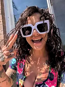 Av3ryyBe3 online show from May 25, 2026, 3:11 pm