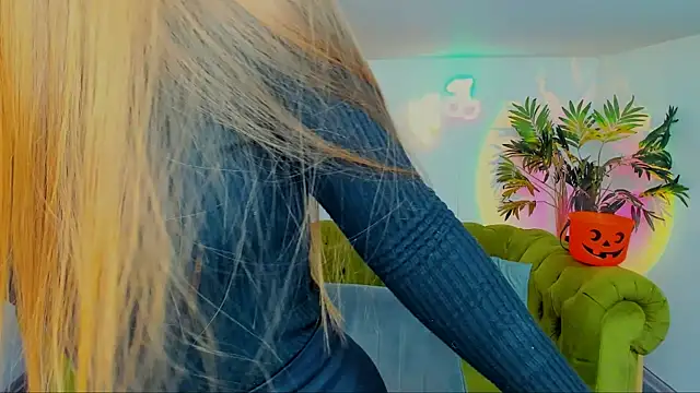 Snapshot of rad_rebel_ chatting on October 30, 2025, 1:09 pm rad rebel online show from October 30, 2025, 1:09 pm