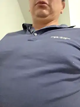 lucho8690 online show from November 19, 2025, 8:42 pm