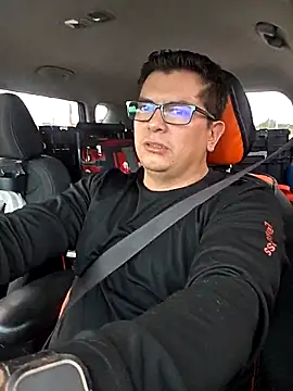 lucho8690 online show from September 12, 2025, 10:31 pm