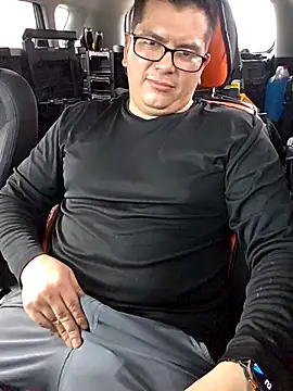 lucho8690 online show from September 25, 2025, 9:21 pm