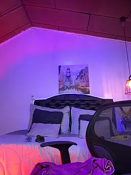 Snapshot of Eymmy_24 chatting on October 23, 2025, 2:10 am Eymmy 24 online show from October 23, 2025, 2:10 am