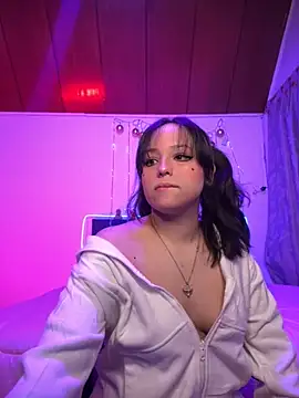 Snapshot of Eymmy_24 chatting on November 20, 2025, 11:47 pm Eymmy 24 online show from November 20, 2025, 11:47 pm