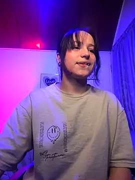 Snapshot of Eymmy_24 chatting on November 8, 2025, 2:48 am Eymmy 24 online show from November 8, 2025, 2:48 am