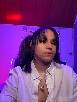 Snapshot of Eymmy_24 chatting on November 19, 2025, 3:39 am Eymmy 24 online show from November 19, 2025, 3:39 am