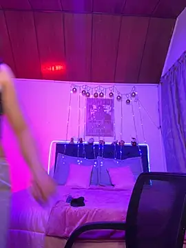 Snapshot of Eymmy_24 chatting on November 27, 2025, 11:27 pm Eymmy 24 online show from November 27, 2025, 11:27 pm