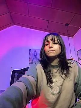 Snapshot of Eymmy_24 chatting on October 21, 2025, 3:06 am Eymmy 24 online show from October 21, 2025, 3:06 am