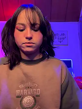 Snapshot of Eymmy_24 chatting on November 4, 2025, 3:10 am Eymmy 24 online show from November 4, 2025, 3:10 am