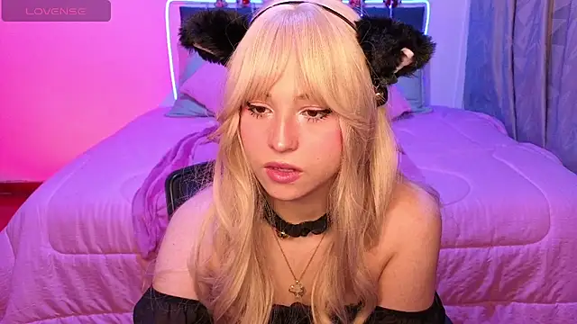 Snapshot of Eymmy_24 chatting on November 29, 2025, 2:01 am Eymmy 24 online show from November 29, 2025, 2:01 am