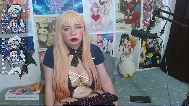 Snapshot of Lil-La chatting on November 13, 2025, 8:13 pm Lil-La online show from November 13, 2025, 8:13 pm