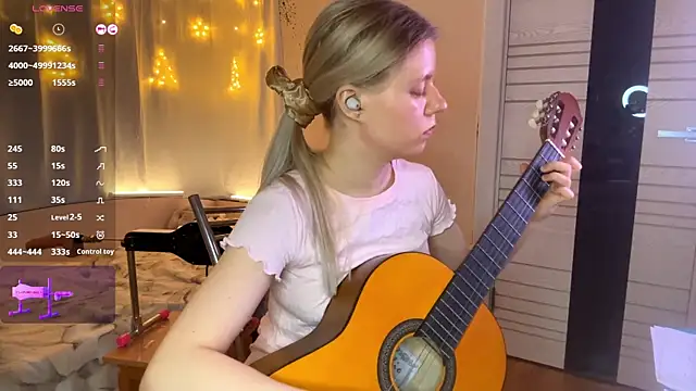 Snapshot of MaryjaneSpider chatting on December 20, 2025, 2:31 pm MaryjaneSpider online show from December 20, 2025, 2:31 pm