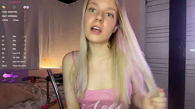 Snapshot of MaryjaneSpider chatting on December 17, 2025, 7:52 pm MaryjaneSpider online show from December 17, 2025, 7:52 pm