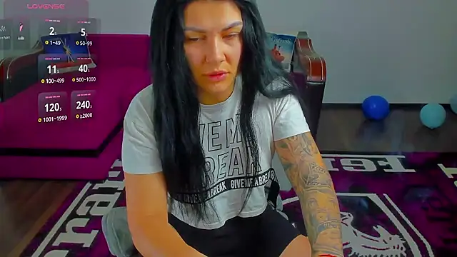 MiaKiittyy online show from January 14, 2026, 12:58 am