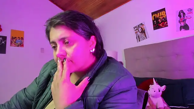 TifanyAmazinng online show from February 4, 2026, 12:22 pm