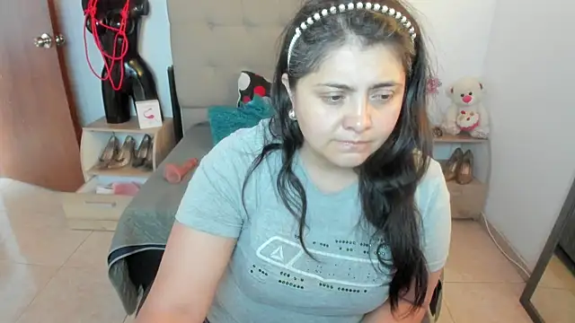 Snapshot of TifanyAmazinng chatting on December 5, 2025, 12:26 pm TifanyAmazinng online show from December 5, 2025, 12:26 pm