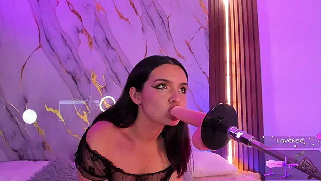 alicecute77 online show from November 7, 2025, 2:38 am