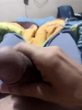 Snapshot of comobucetinhas chatting on September 27, 2025, 2:18 am comobucetinhas online show from September 27, 2025, 2:18 am