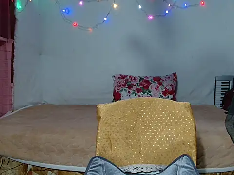 HelenaM online show from December 17, 2025, 9:31 pm