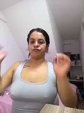 Snapshot of Moon-Lice chatting on April 16, 2026, 12:22 am Moon-Lice online show from April 16, 2026, 12:22 am