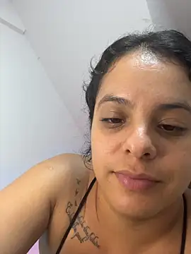 Snapshot of Moon-Lice chatting on April 15, 2026, 2:39 am Moon-Lice online show from April 15, 2026, 2:39 am