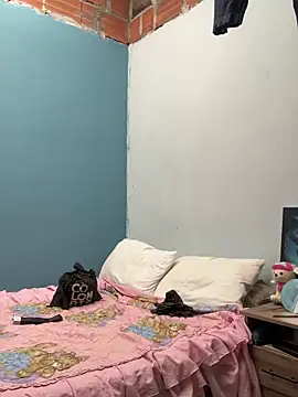 Snapshot of Moon-Lice chatting on January 5, 2026, 8:12 pm Moon-Lice online show from January 5, 2026, 8:12 pm