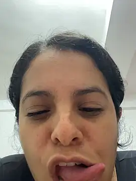 Snapshot of Moon-Lice chatting on April 8, 2026, 2:24 am Moon-Lice online show from April 8, 2026, 2:24 am