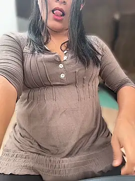 Suandenilo7 online show from May 28, 2026, 7:42 pm