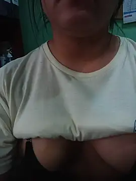 Suandenilo7 online show from November 5, 2025, 10:35 pm