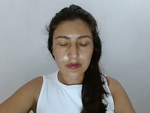 SarahFriendly online show from May 25, 2026, 6:17 pm