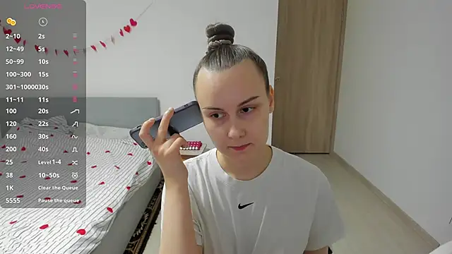 Kelly Cartier online show from February 23, 2026, 1:23 pm