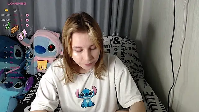 Snapshot of RoyAngela chatting on September 12, 2025, 1:33 pm RoyAngela online show from September 12, 2025, 1:33 pm