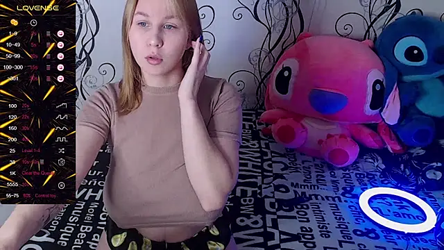 Snapshot of RoyAngela chatting on October 5, 2025, 7:21 am RoyAngela online show from October 5, 2025, 7:21 am